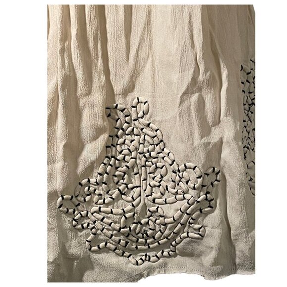 Embroidered pretty tank top - Picture 2 of 6